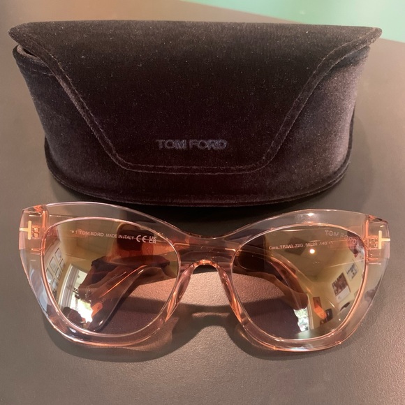 Tom Ford Women\'s Tortoise Shell / Crystal Peach Sunglasses main image 9